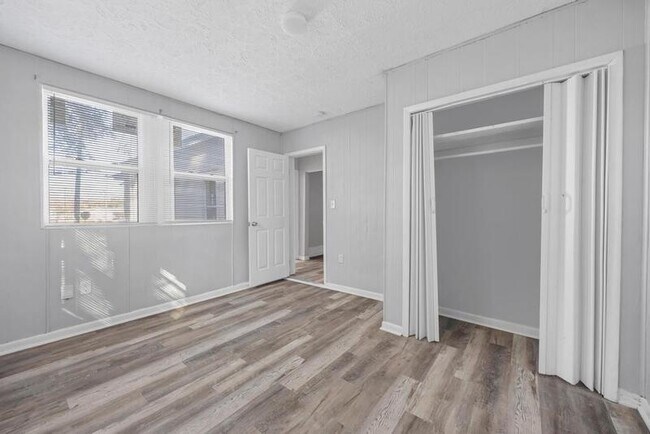 Building Photo - 1648 W 36th St