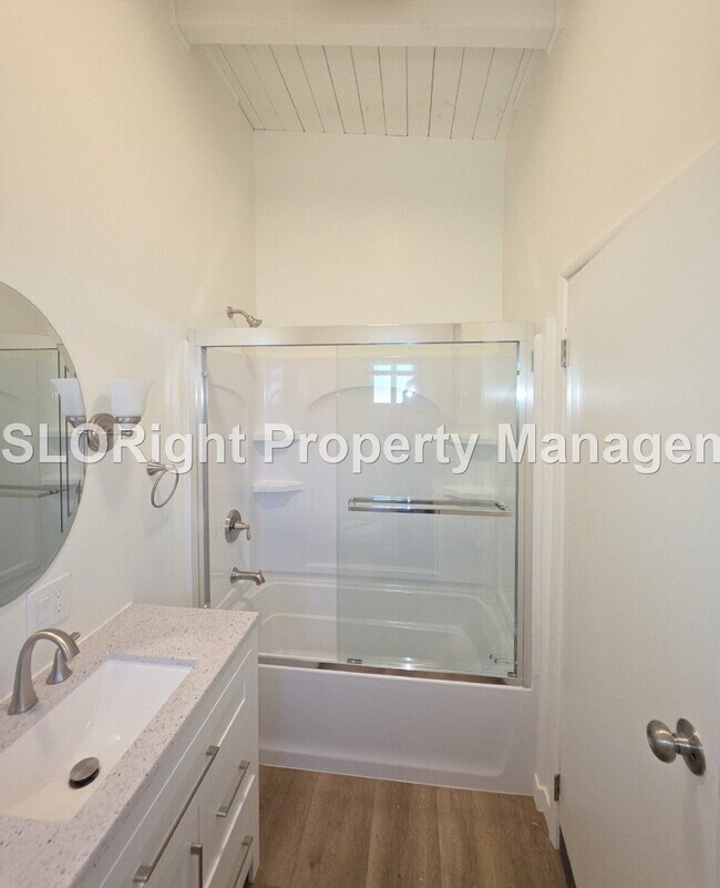 Building Photo - LEASE PENDING-  1 bed, 1 bath renovated unit in Santa Margarita