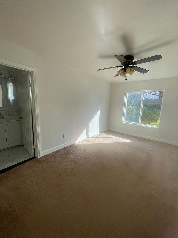 Building Photo - 432 Russia Ave