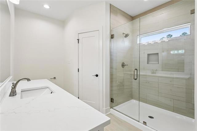 Building Photo - 60399 Vermillion Dr