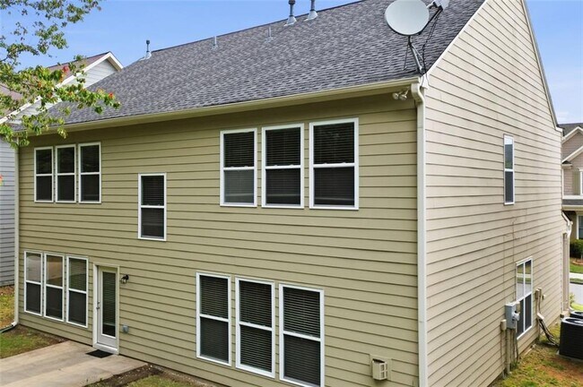Building Photo - 3685 Silver Springs Rd