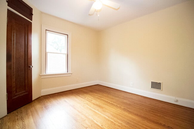 Building Photo - 2151 W Sylvania Ave