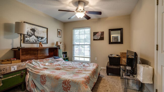 Building Photo - 601 Ironwood Dr