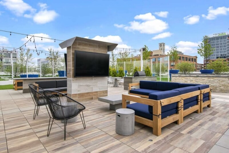 Building Photo - 217 S Halsted St