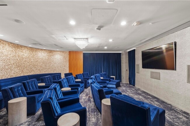 Building Photo - 77 Hudson St