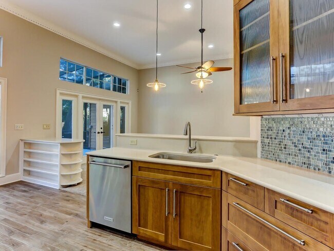 Building Photo - Amelia Island Home w pool