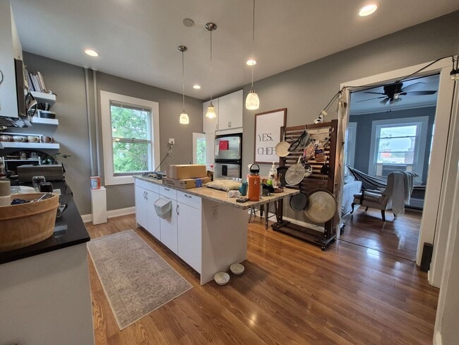 Building Photo - Recently remodeled 4 bedroom house in St P...