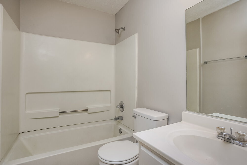 Building Photo - 1301 Custer Dr E