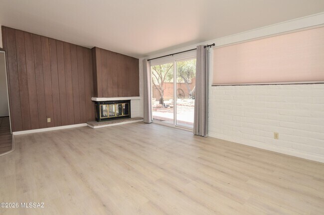 Building Photo - 6902 E Big Bear Dr