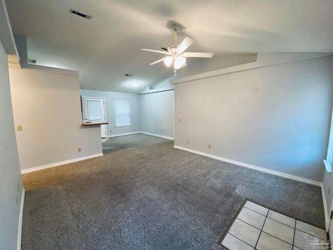 Building Photo - 1000 Sable Dr