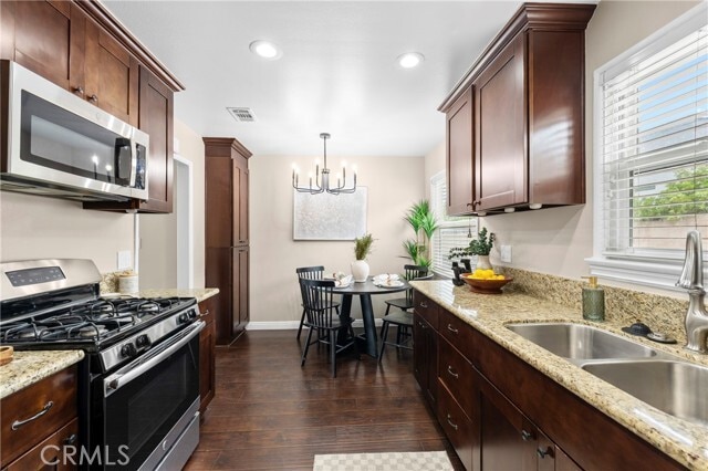 Building Photo - 232 Olive Pl