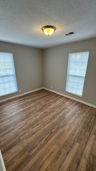 Building Photo - 2910 Sheana Way