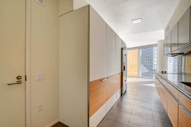 Building Photo - Veer Towers 1501E- 1Bd/1Ba Residence with Views of Waldorf Astoria/MGM/Airport