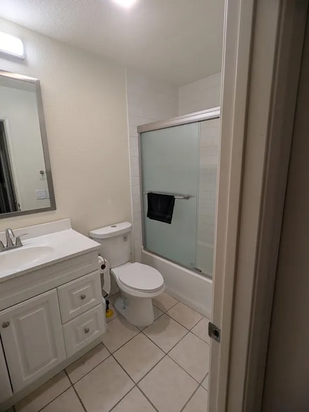 Building Photo - 3587 Cameo Dr