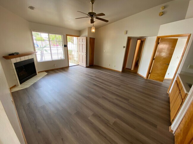 Building Photo - 11343 W Townley Ave