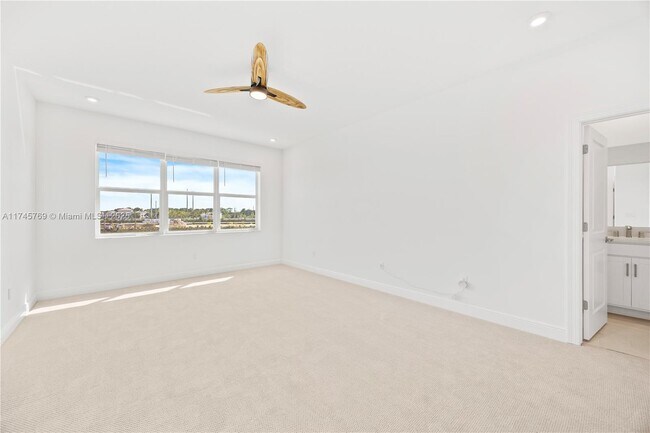 Building Photo - 3552 NW Solange Ct