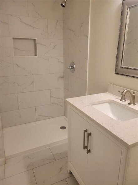 Building Photo - 2640 Bluffton Rd