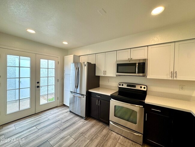 Building Photo - 5114 E Edgemont Ave