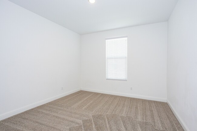 Building Photo - 3304 Trail River Ln