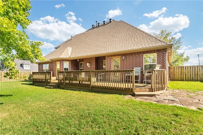 Building Photo - 4103 SE 3rd St