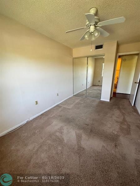Building Photo - 4990 E Sabal Palm Blvd