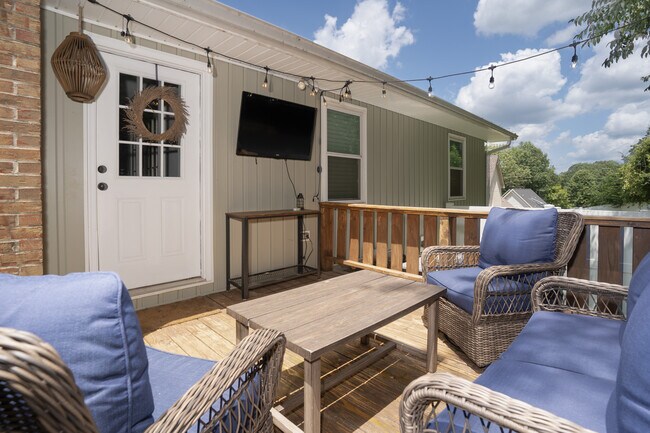 patio - 3387 Cedar Ln