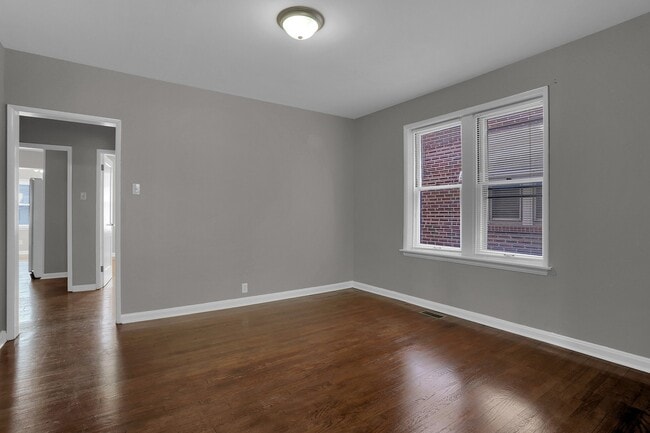 Building Photo - 5036 Tholozan Ave