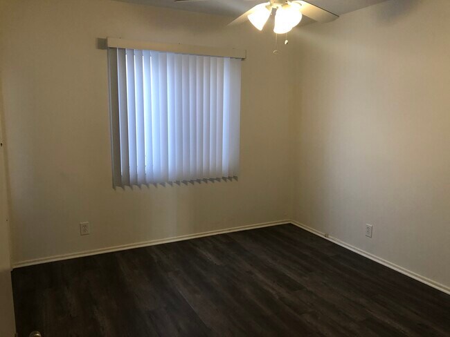Building Photo - 3731 Mentone Ave