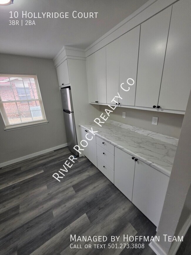 Building Photo - 10 Hollyridge Ct