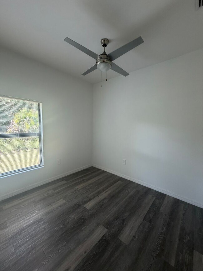 Building Photo - 1097 Highlands Rd