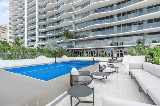 Building Photo - 900 N Ocean Blvd