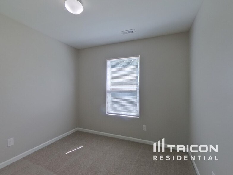 Building Photo - 537 Gentle Breeze Ln