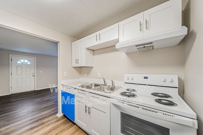 Building Photo - 5520 Beavercrest Dr