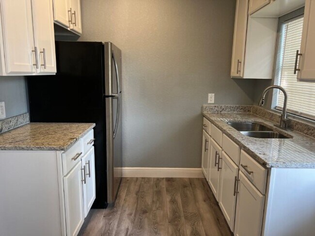 Building Photo - Wheatley Heights Gem