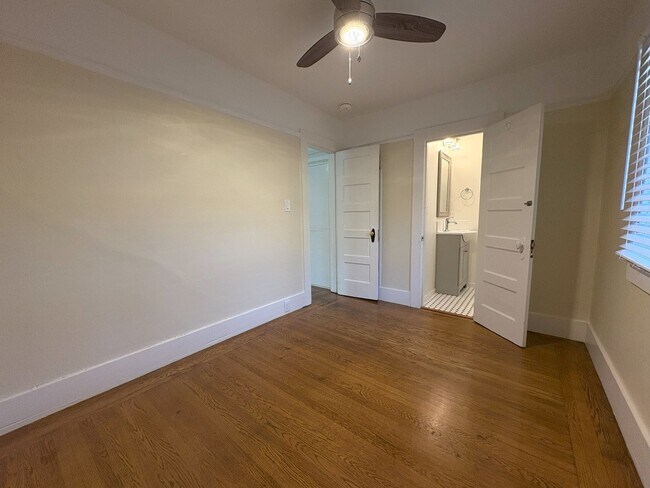Building Photo - Cozy Cottage in Palo Alto