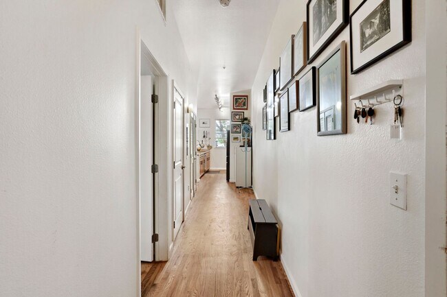 Building Photo - 1489 Steele St