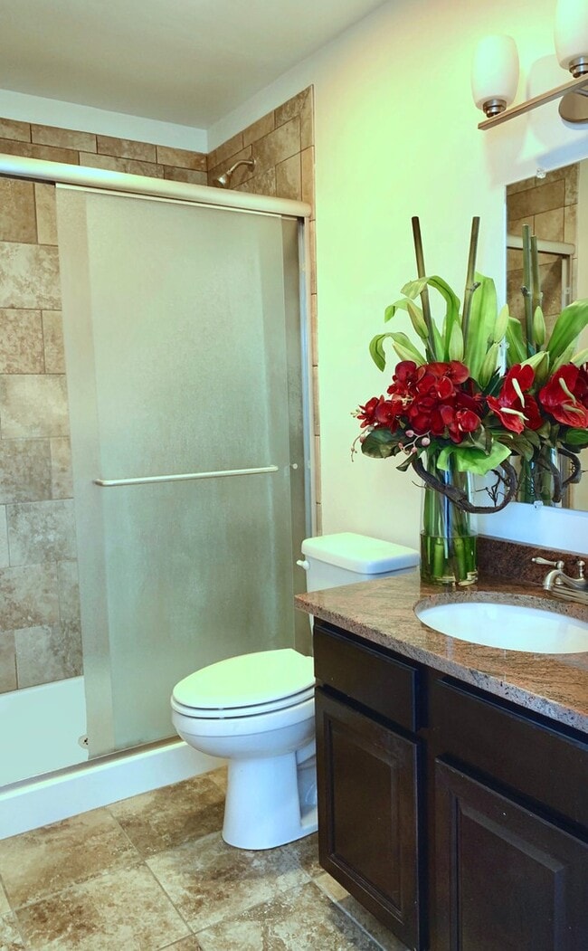 Building Photo - Stunning 2 Bedroom 2 Bathroom Apartment *R...