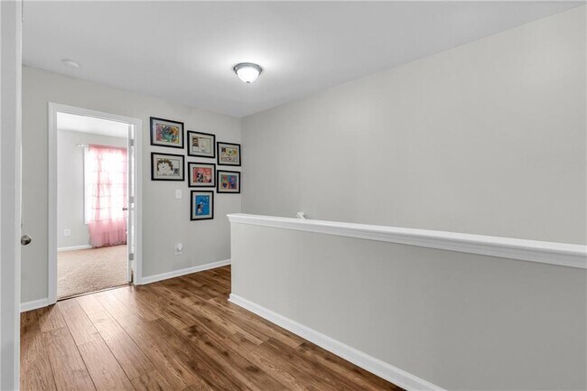 Building Photo - 4914 Sherwood Way