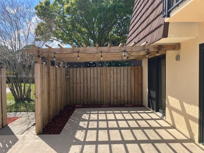 Building Photo - 1123 11th Ln