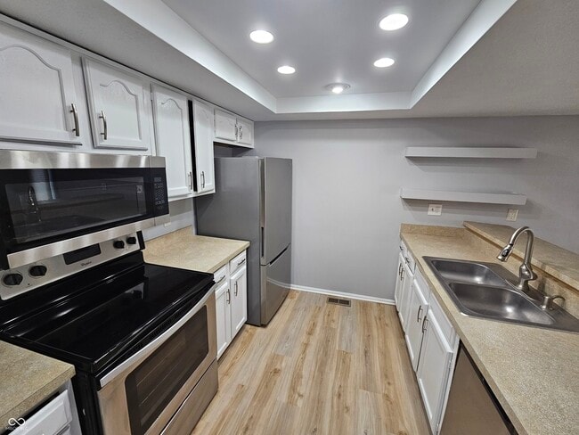 Building Photo - 6536 Apollo Way