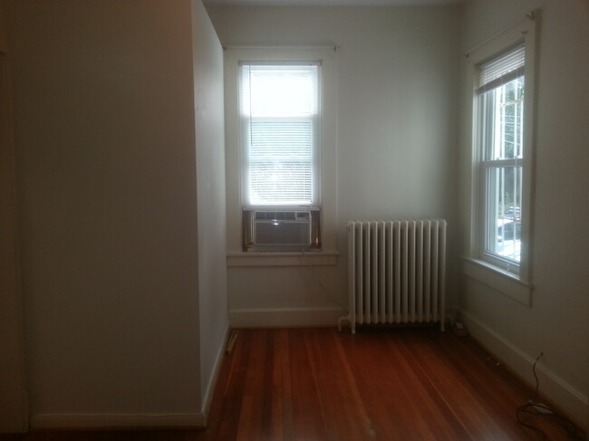 Building Photo - 813 N Jackson St