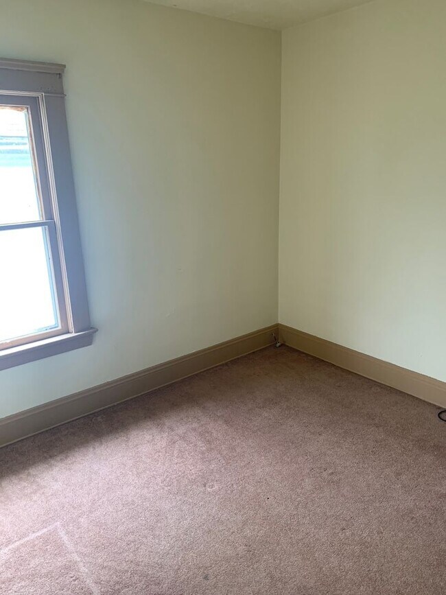 Building Photo - 3395- 3397 W. 100th