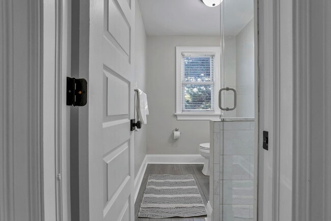 Building Photo - 634 Neil Ave