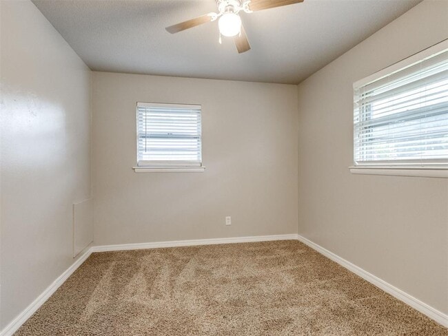 Building Photo - 1617 Avondale Dr