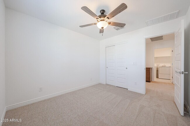 Building Photo - 14767 W Cottontail Ln