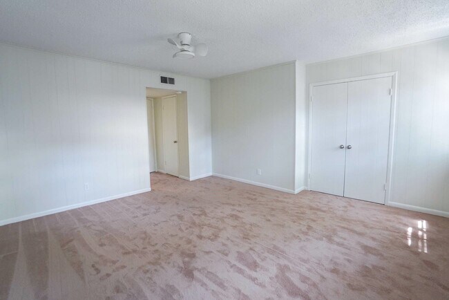 Building Photo - 1255 Witte Rd