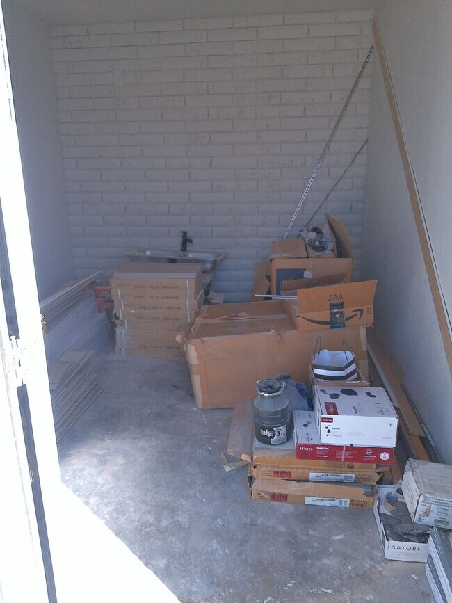 Building Photo - Long Term Duplex rental
