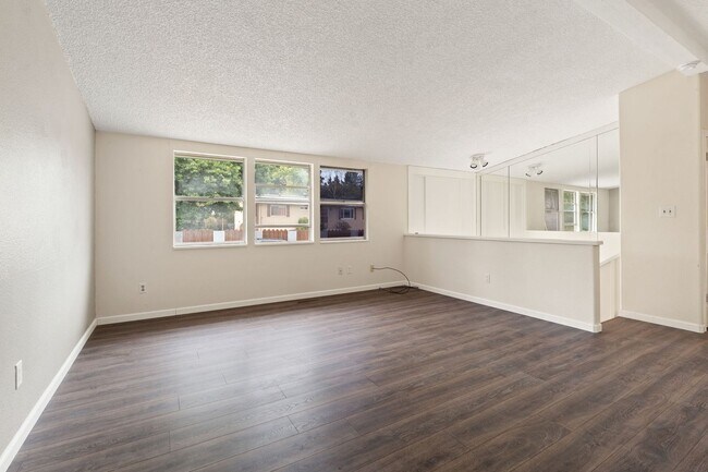 Building Photo - 400 Casad Ave