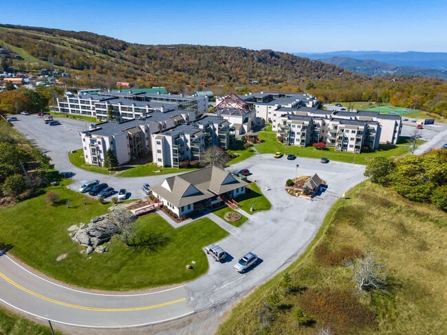 Building Photo - 301 Pinnacle Inn Rd