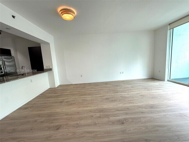 Building Photo - 951 Brickell Ave